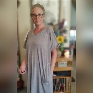 This listing is Ekouaer  short sleeve dress with pockets